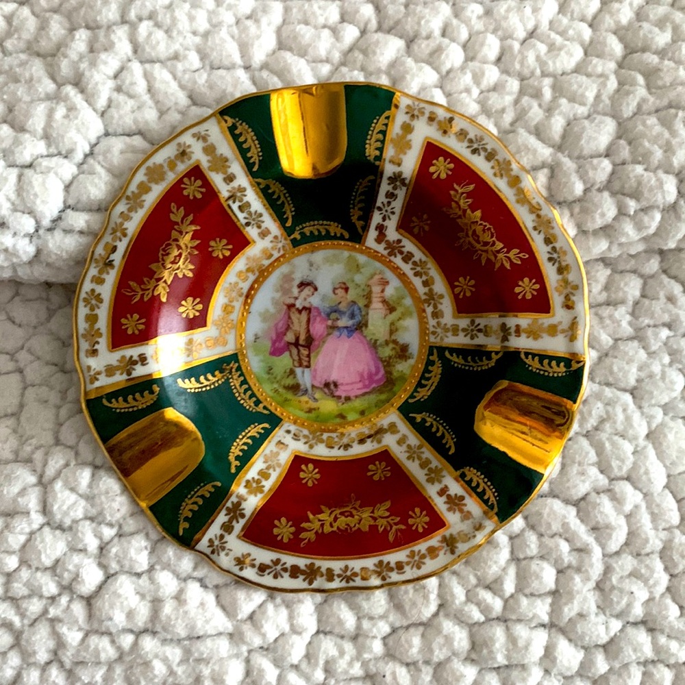 Hand painted made in Germany gold leaf ashtray